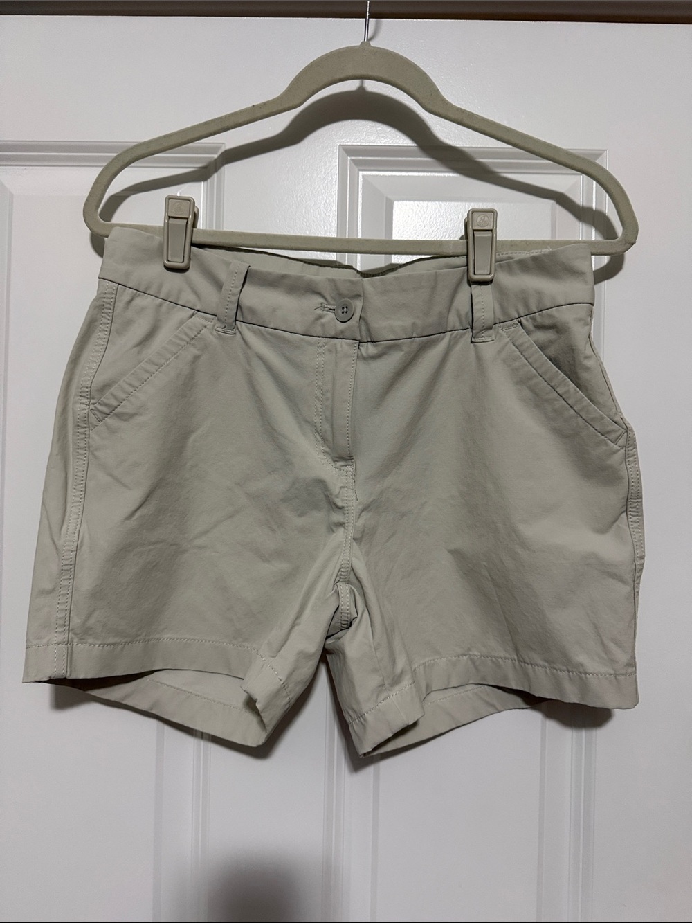 Vineyard Vines performance chino shorts